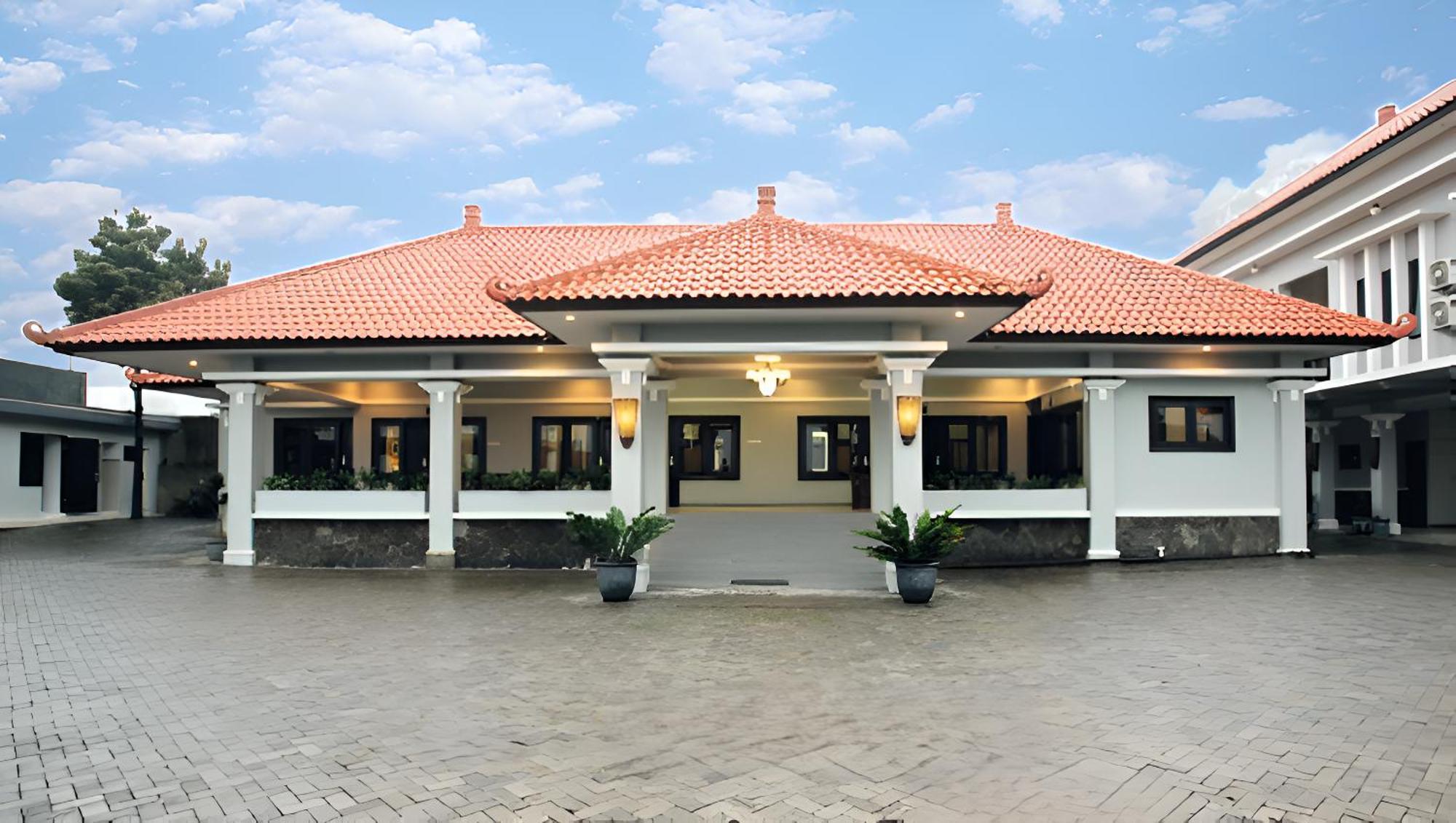 Avila Ketapan Rame Hotel بريغين المظهر الخارجي الصورة